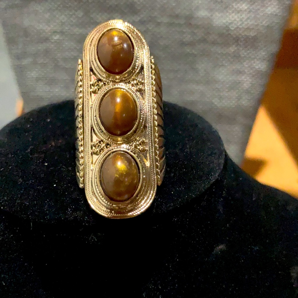 3 stone gold tone fashion statement ring sz 6